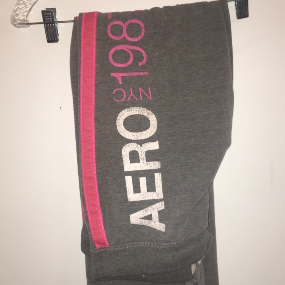 AEROPOSTALE NYC 1987 sweats